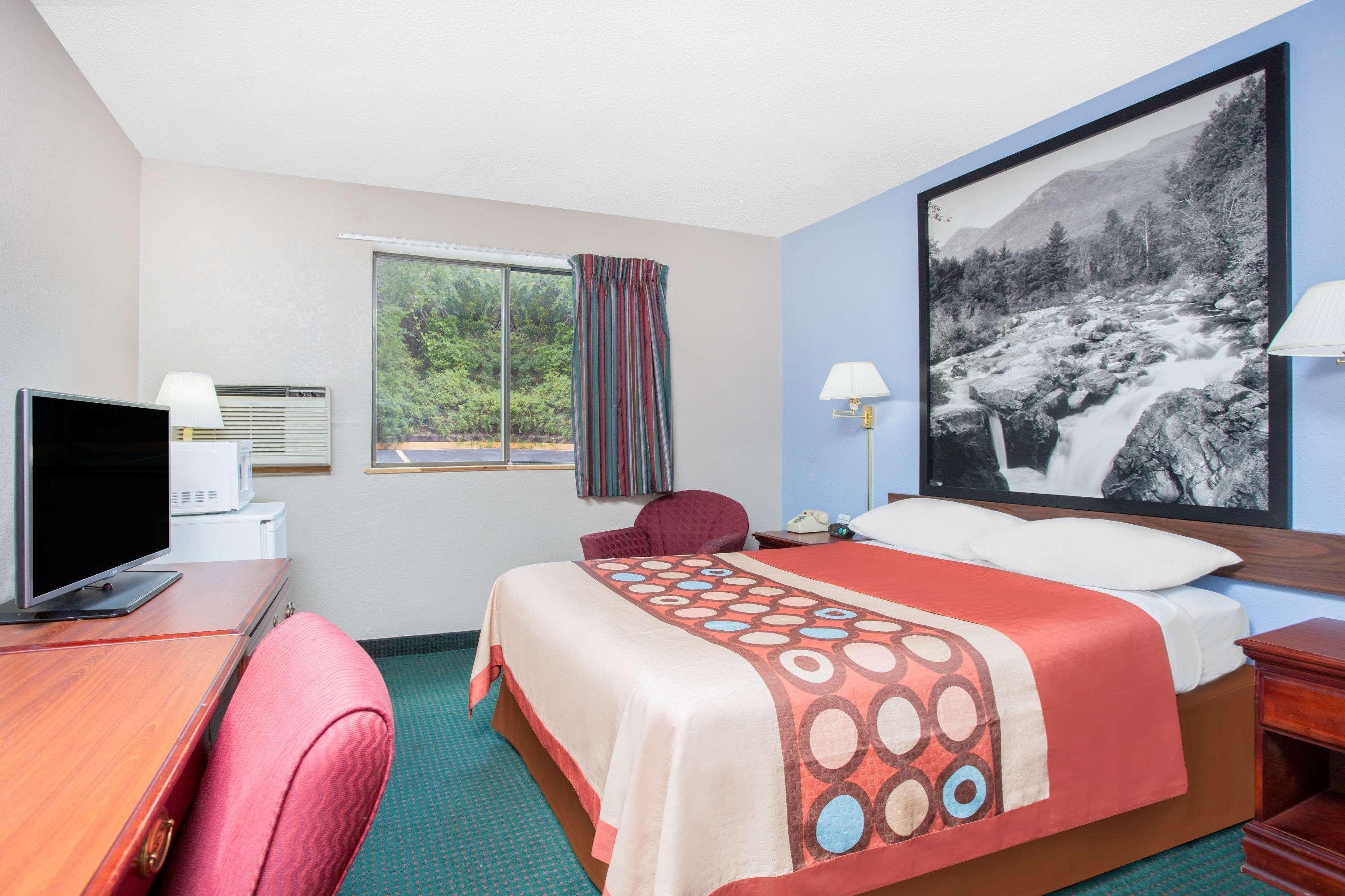 Super 8 By Wyndham Warner Robins Motel Exterior photo
