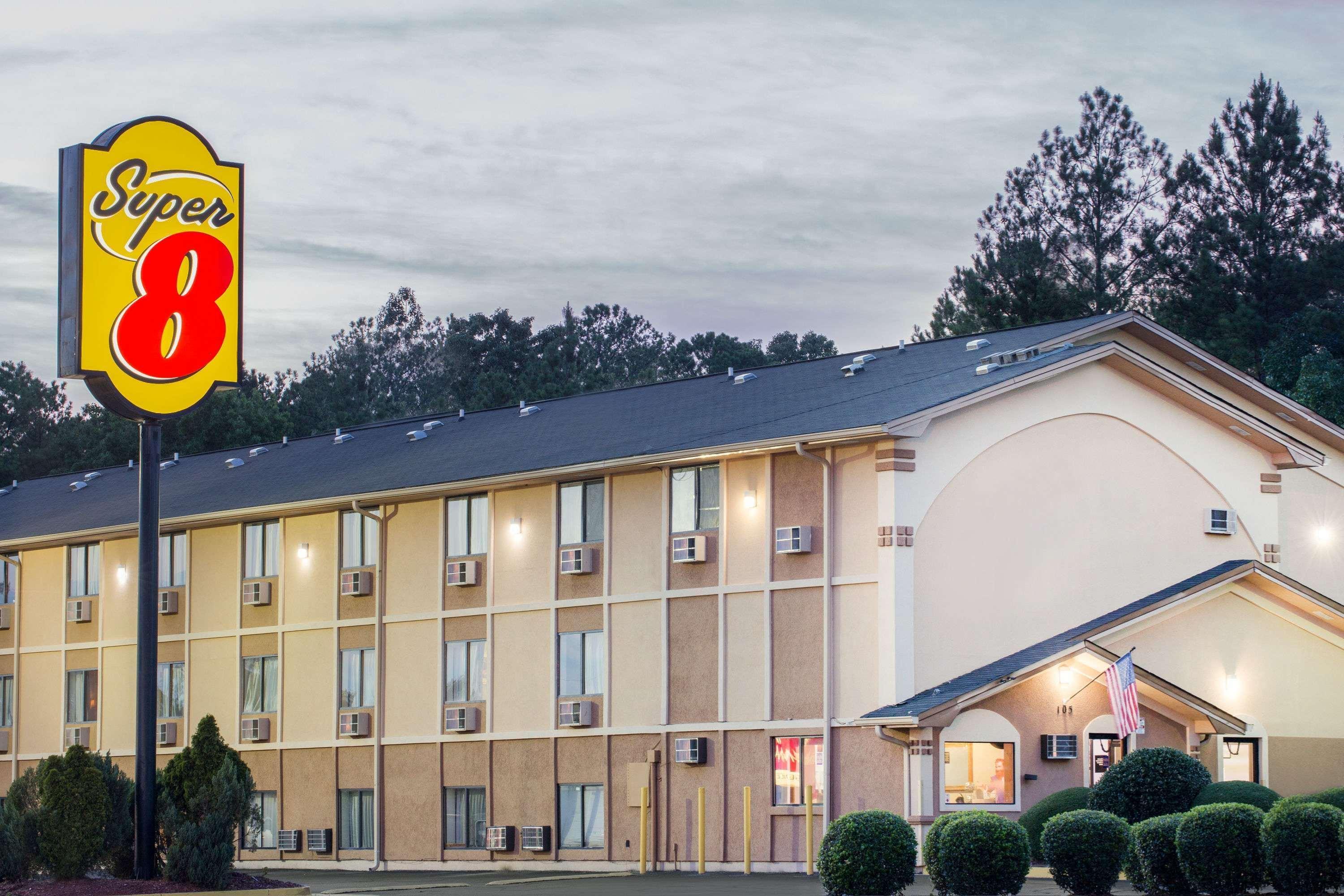 Super 8 By Wyndham Warner Robins Motel Exterior photo