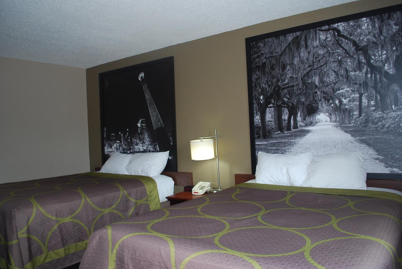 Super 8 By Wyndham Warner Robins Motel Exterior photo