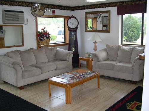 Super 8 By Wyndham Warner Robins Motel Interior photo